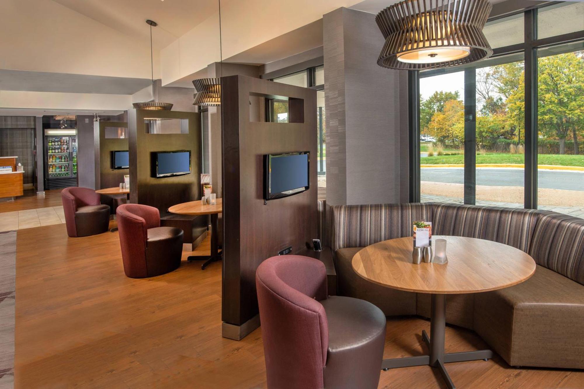 Courtyard By Marriott Dulles Airport Herndon/Reston Екстериор снимка