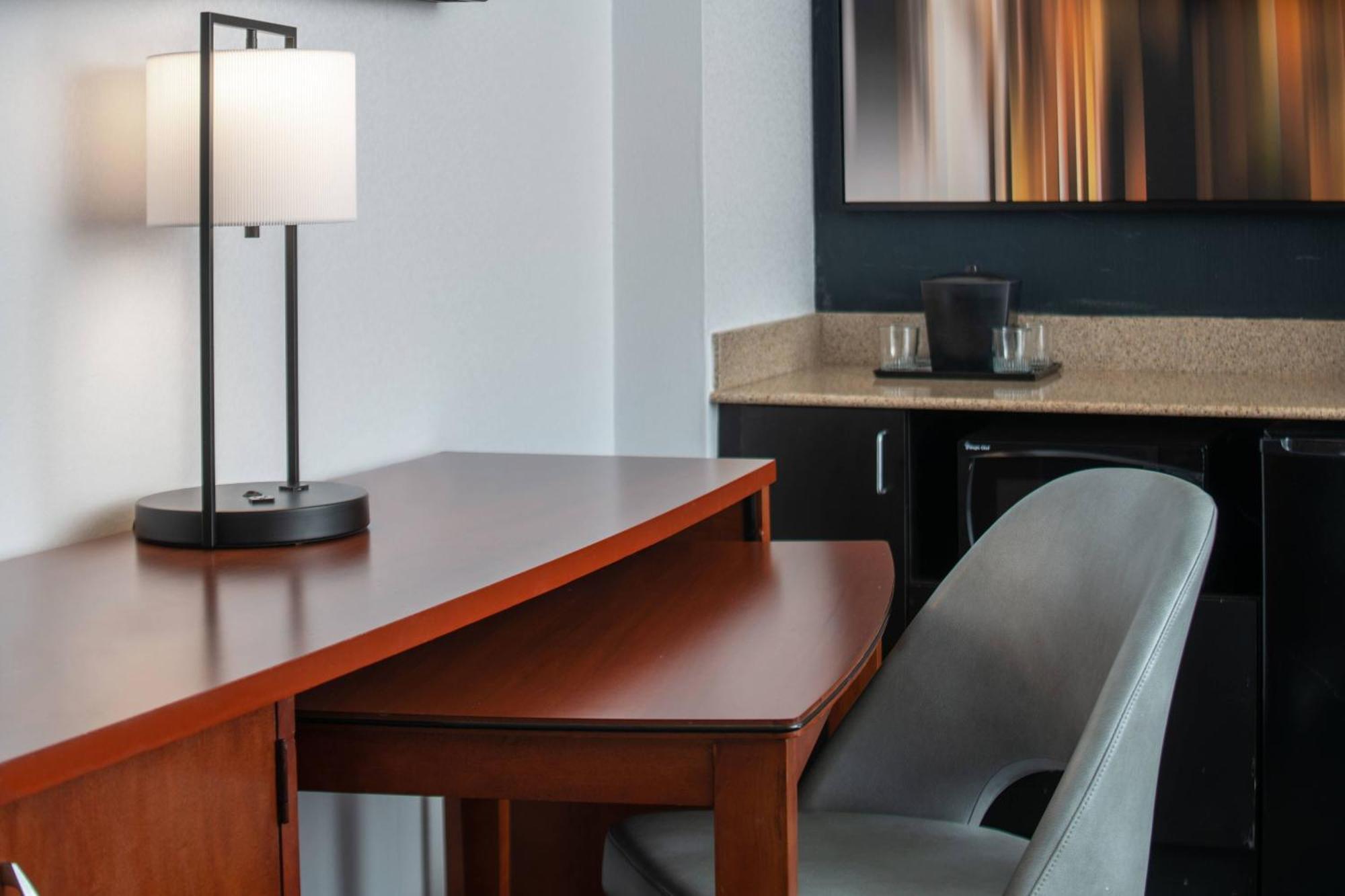 Courtyard By Marriott Dulles Airport Herndon/Reston Екстериор снимка