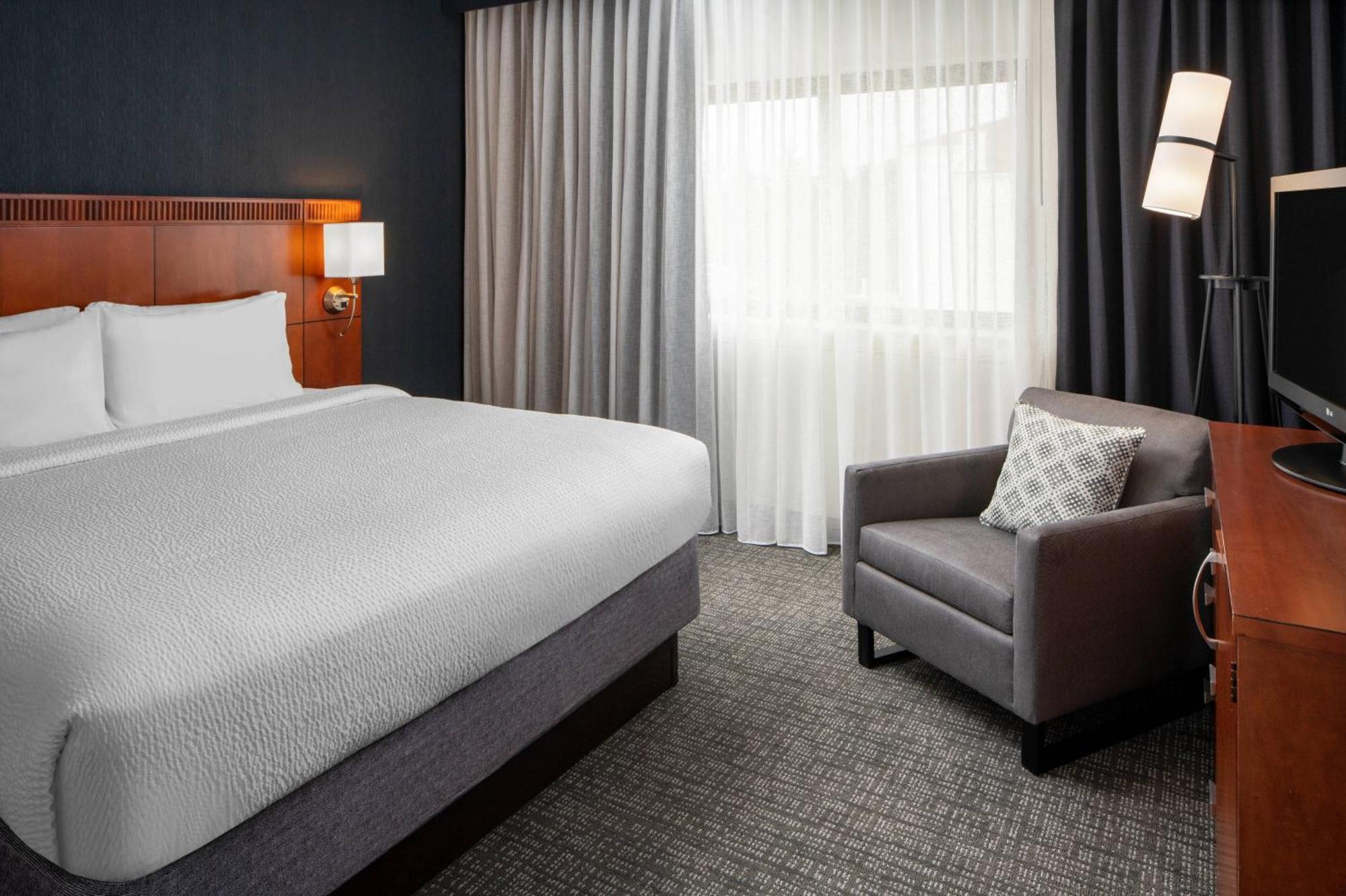 Courtyard By Marriott Dulles Airport Herndon/Reston Екстериор снимка