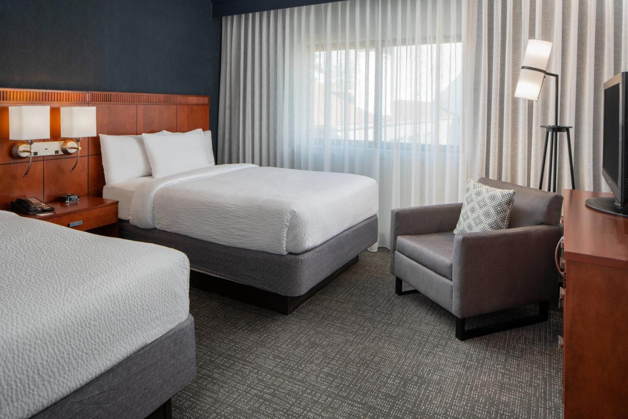 Courtyard By Marriott Dulles Airport Herndon/Reston Екстериор снимка
