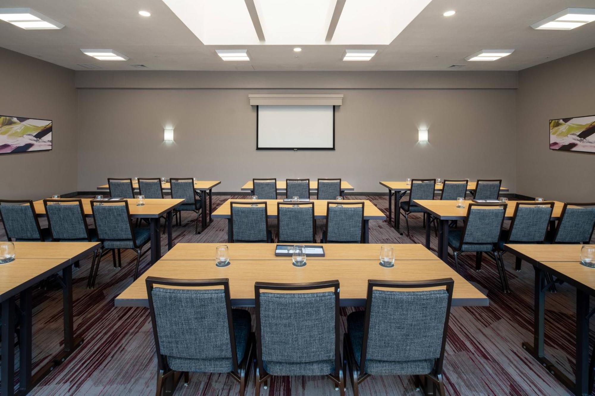 Courtyard By Marriott Dulles Airport Herndon/Reston Екстериор снимка