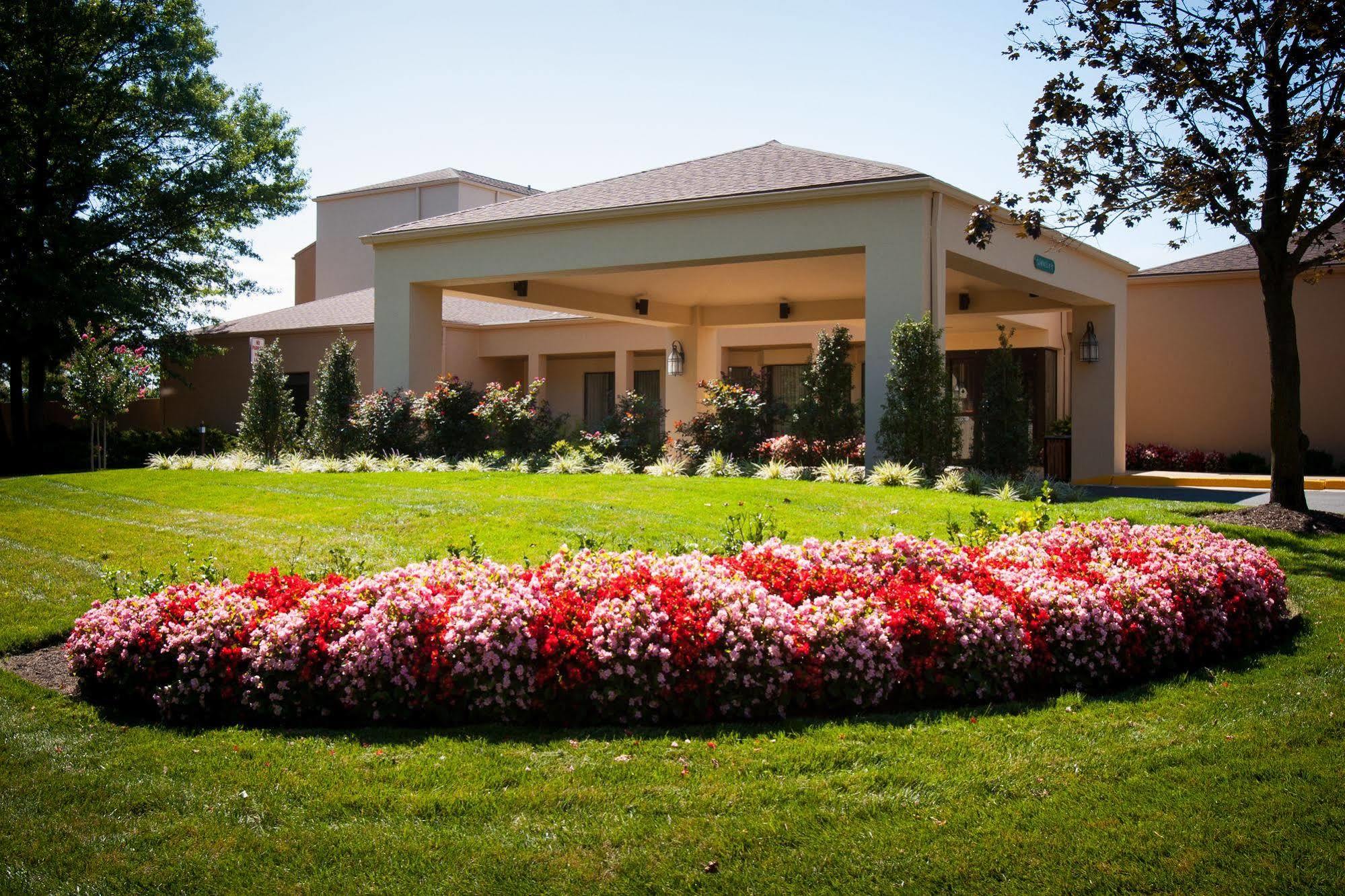 Courtyard By Marriott Dulles Airport Herndon/Reston Екстериор снимка