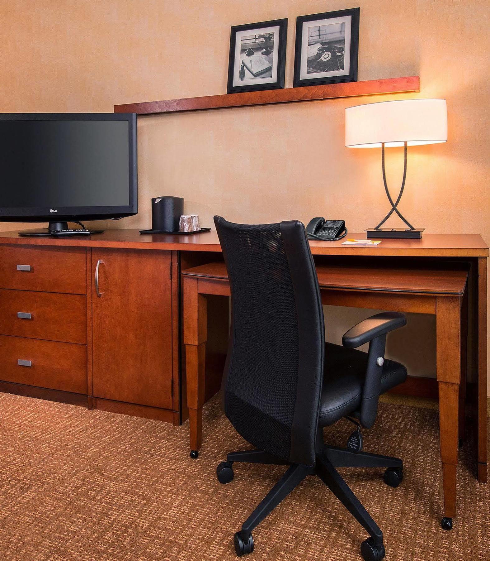Courtyard By Marriott Dulles Airport Herndon/Reston Екстериор снимка
